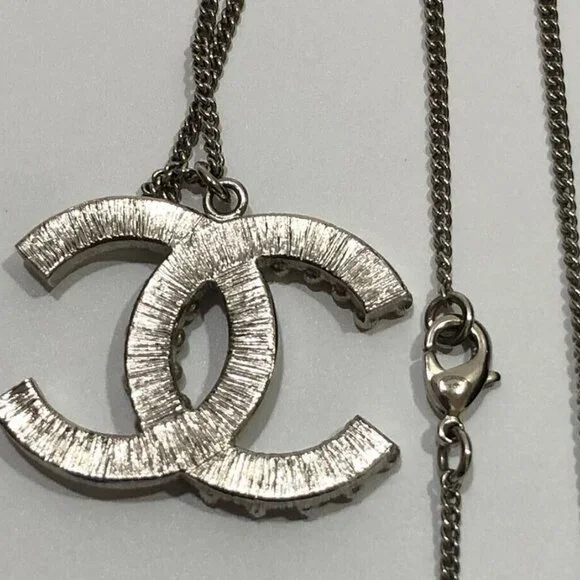 CHANEL CC Logo Rhinestone Pendant Necklace 24" Silver Tone B19V Auth w/Box D-m11 - Picture 9 of 10